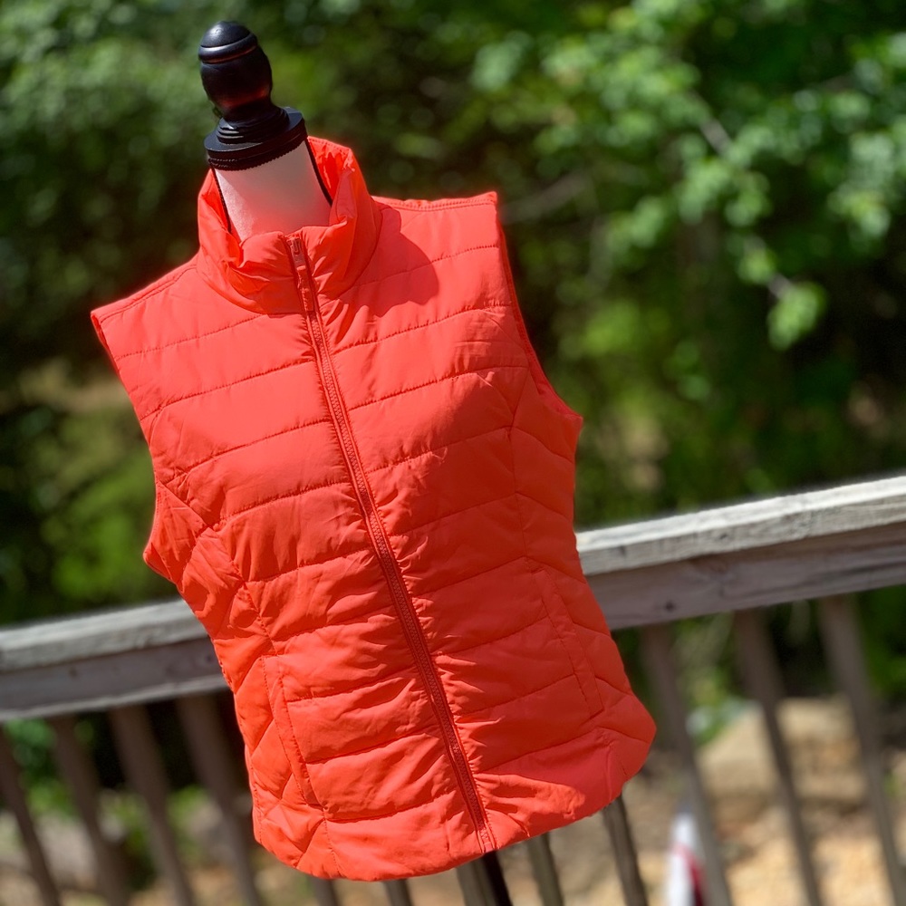 Aeropostale Woman’s Puffer Vest (size XL)